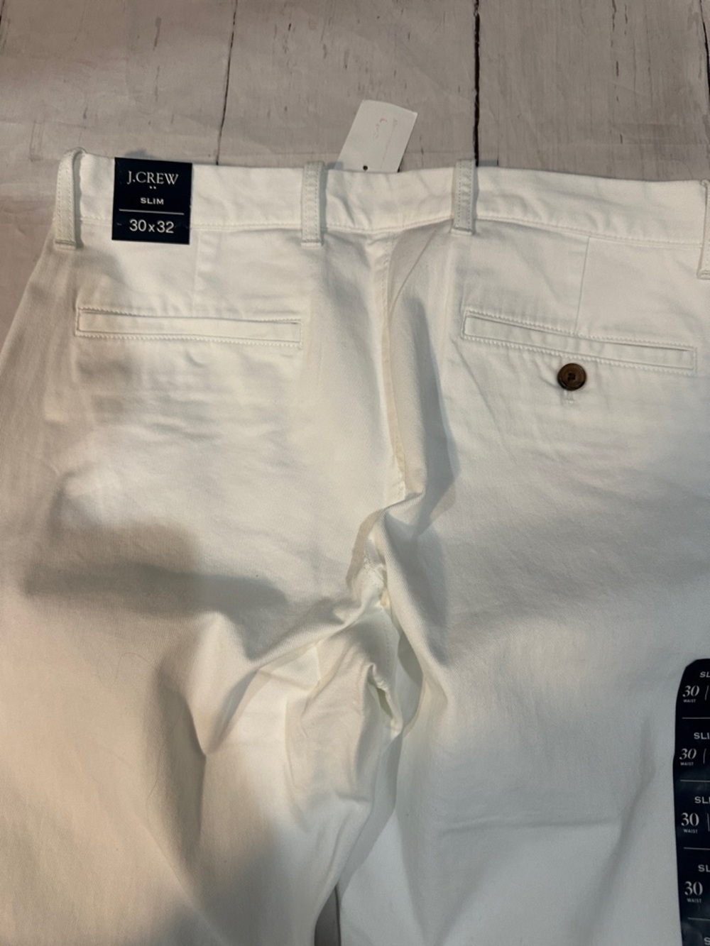 J. Crew Factory
White slim Chino Pants 30 x 32
NWT - Picture 7 of 8